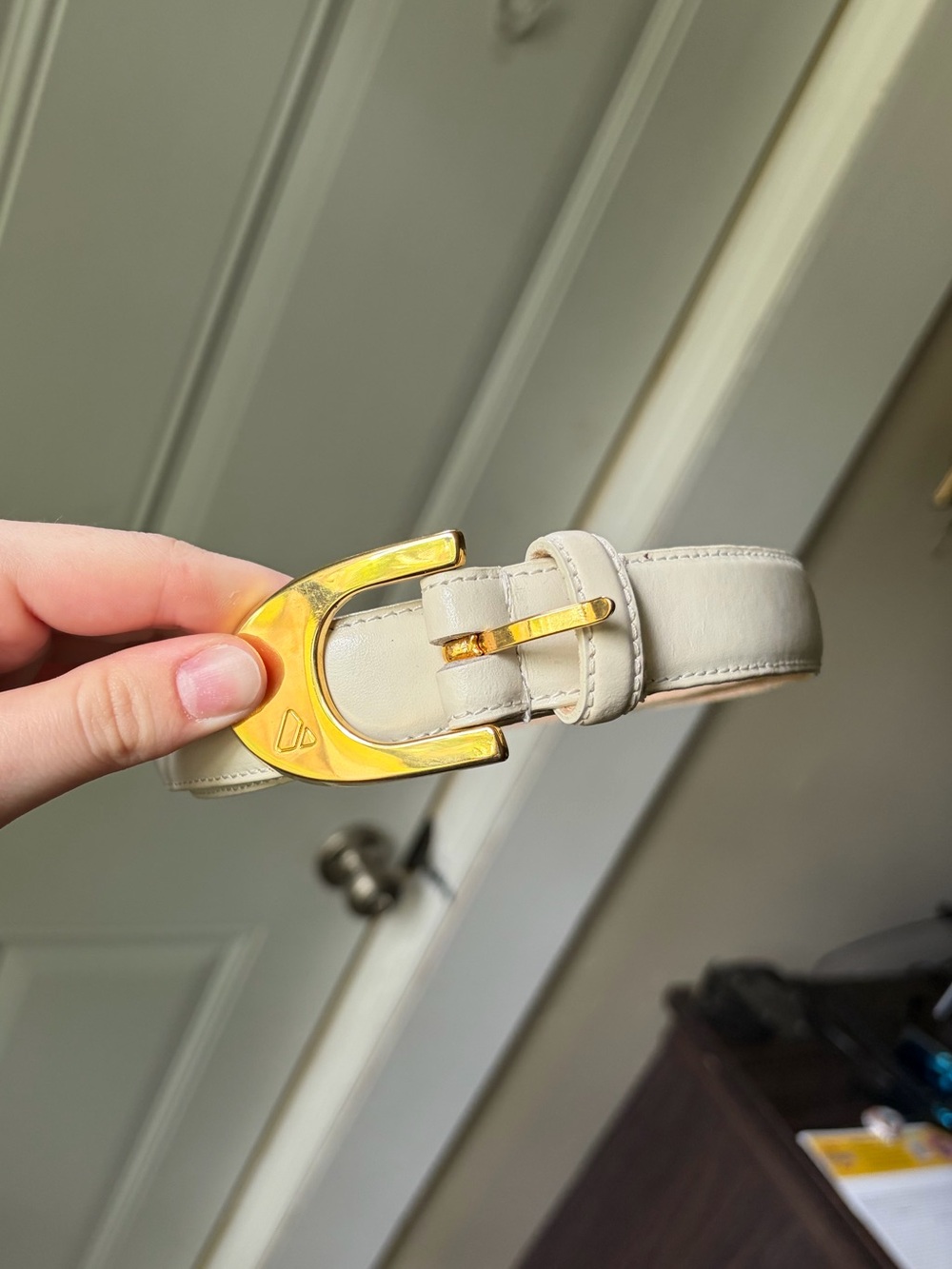 Liz Claiborne Cream Leather Gold-Buckle Belt